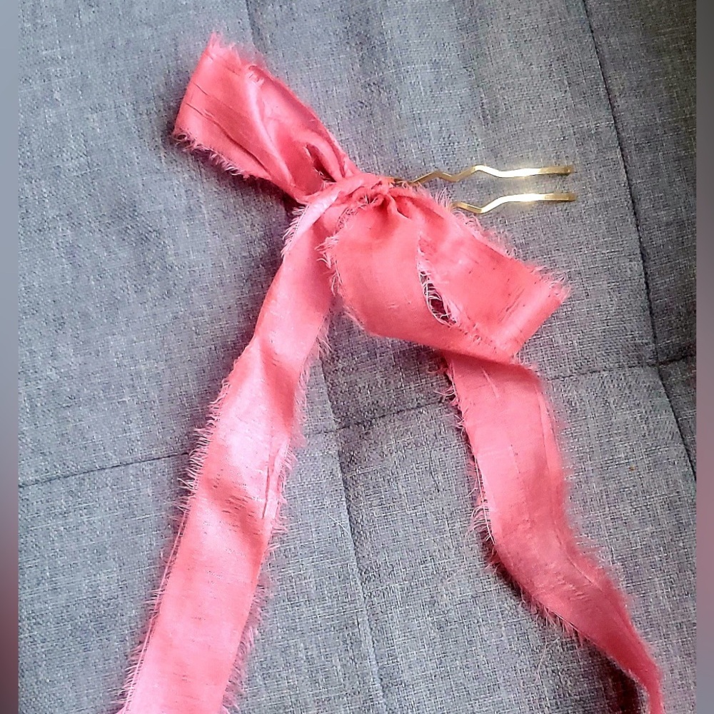 Boho Coquette Bow Hair Pin - Picture 3 of 4